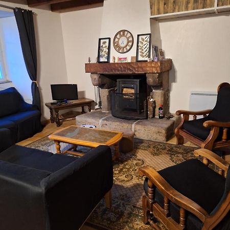 Gite Des Monts D'Arree La Feuillee 外观 照片