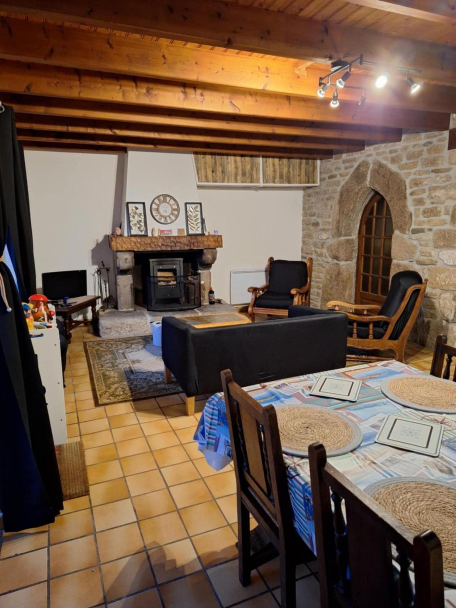 Gite Des Monts D'Arree La Feuillee 外观 照片